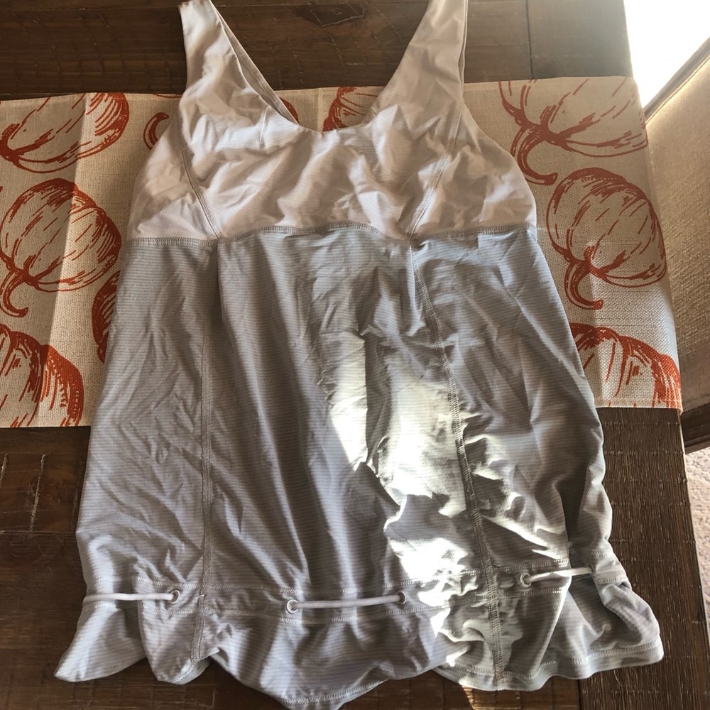 Lululemon size 10 workout tank